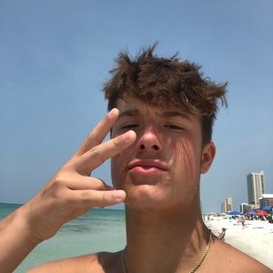 Meet your Posher, Hunter